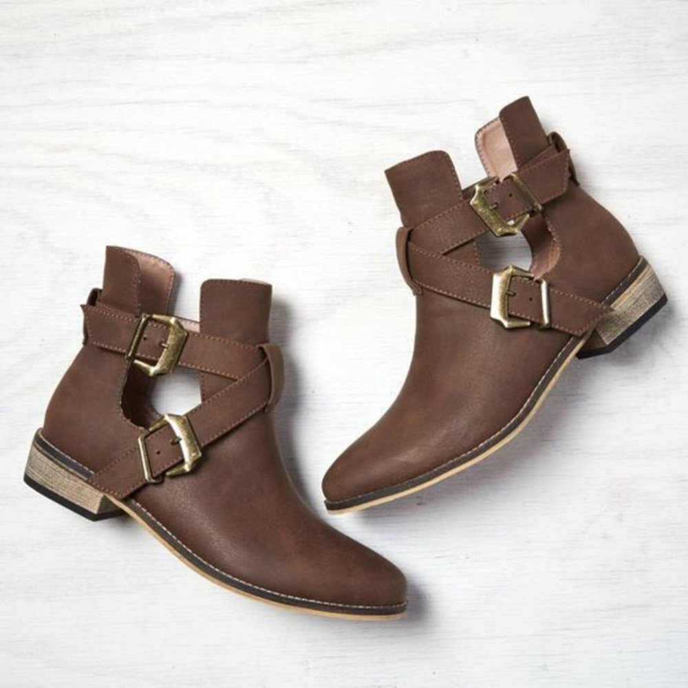New AEO Brown Cutout Buckle Booties